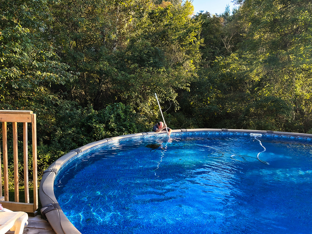 cleaning pool in the fall