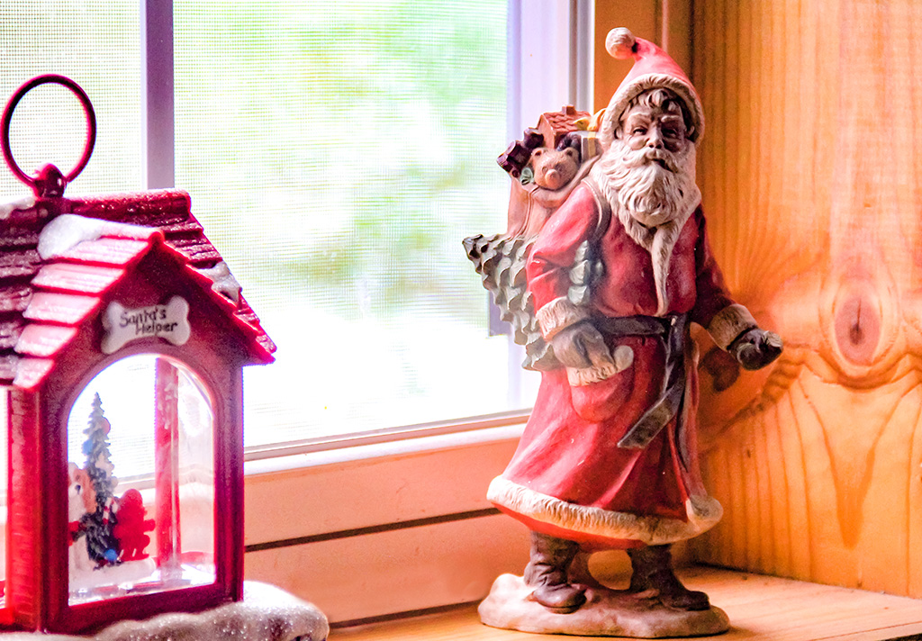 Santa and Santa's helper decor