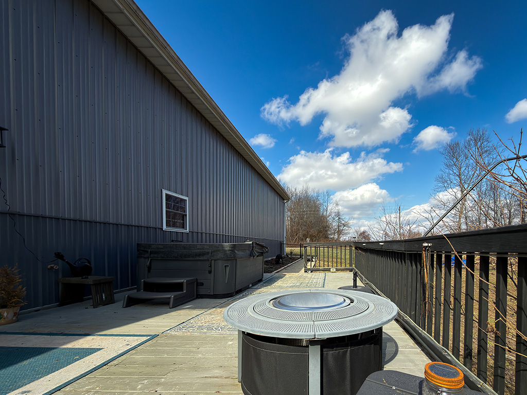 sky at the end of the barndo